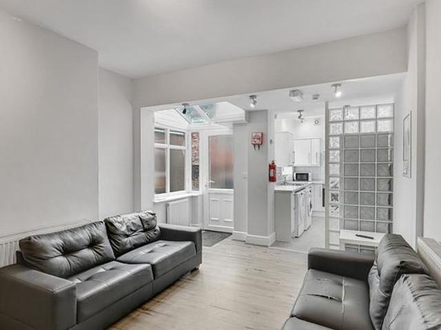 Room for rent in Sharrow Vale, South Yorkshire