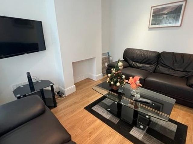 Room for rent in Heeley Bottom, South Yorkshire
