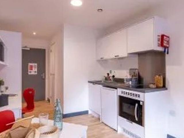 Room for rent in Cathedral, Sheffield