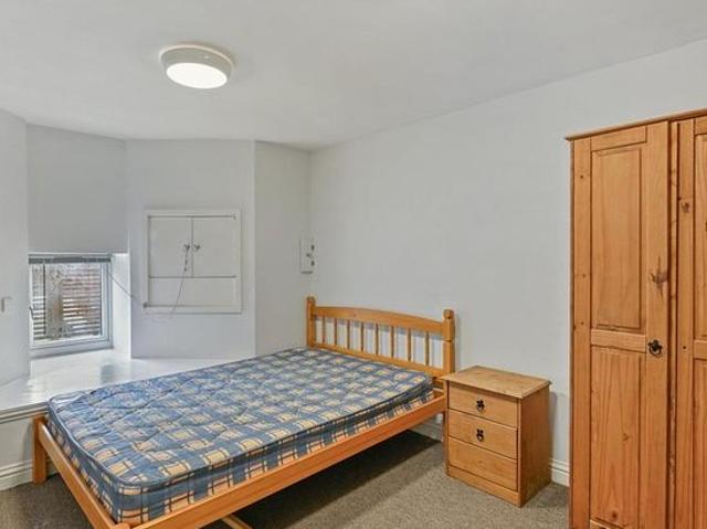 Room for rent in Sharrow Vale, South Yorkshire