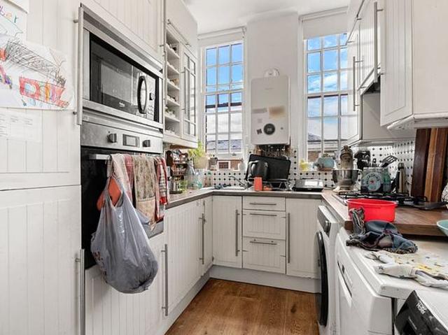 Room for rent in London Borough of Ealing, Hanwell