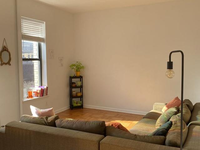 Room for rent in Arverne, New York