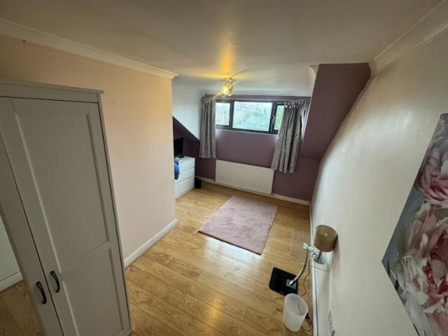 Room for rent in Lower Halliford, Surrey