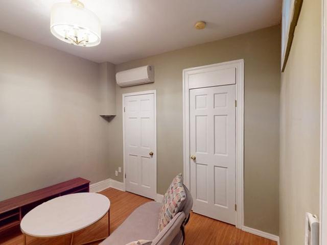 Room for rent in Arverne, New York