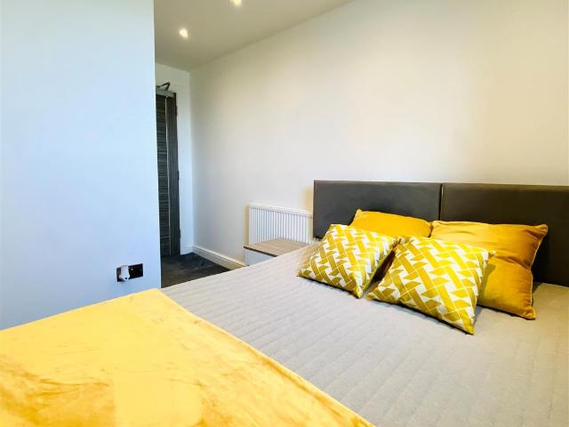 Room for rent in City Centre, Doncaster