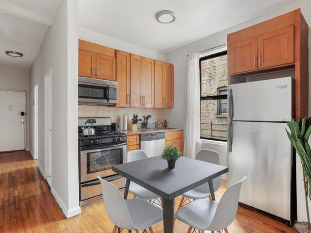 Room for rent in Arverne, New York