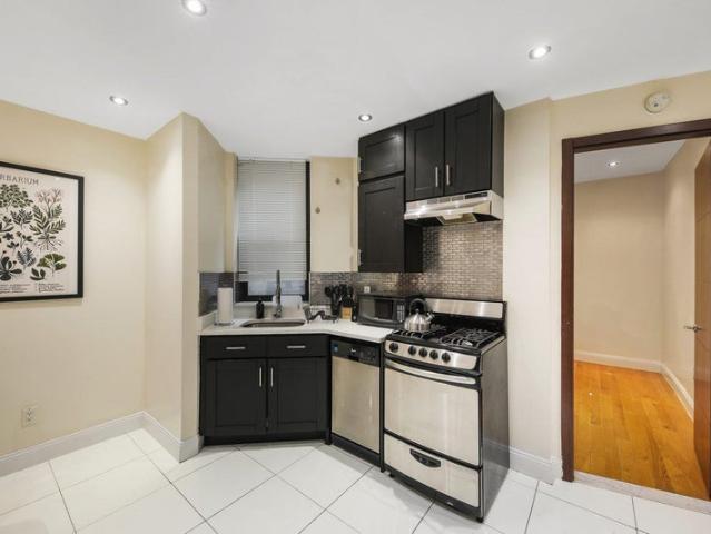 Room for rent in Arverne, New York