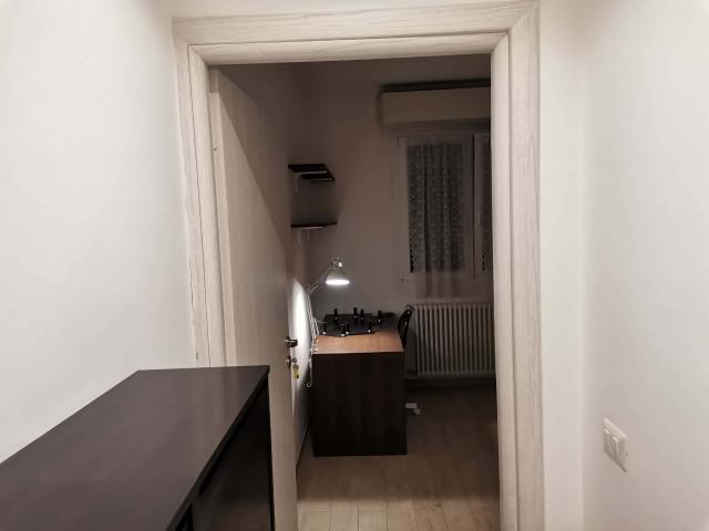 Stanza in affitto a 81, Milano