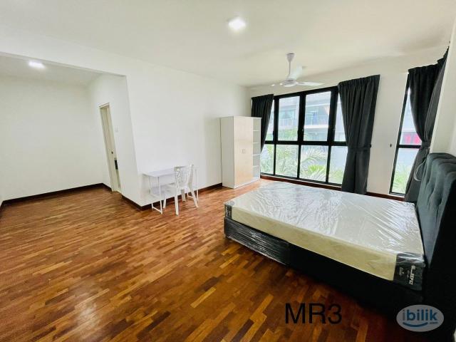 Room for rent in Petaling, Alam Impian