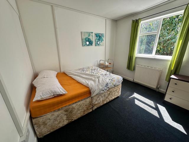 Studio for rent in West Midlands