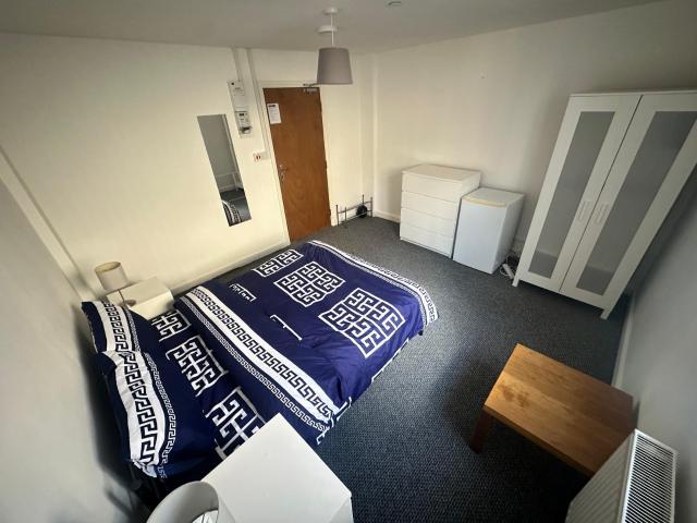 Studio for rent in West Midlands