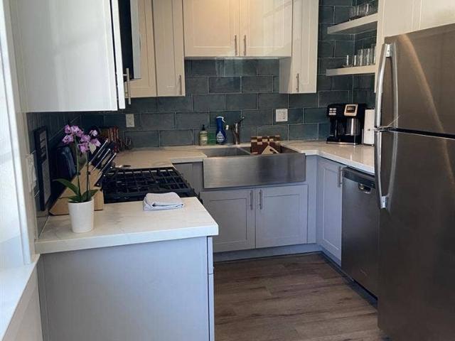 Room for rent in Huntington Beach, Orange County