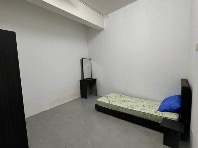 Room for rent in Petaling, Alam Impian