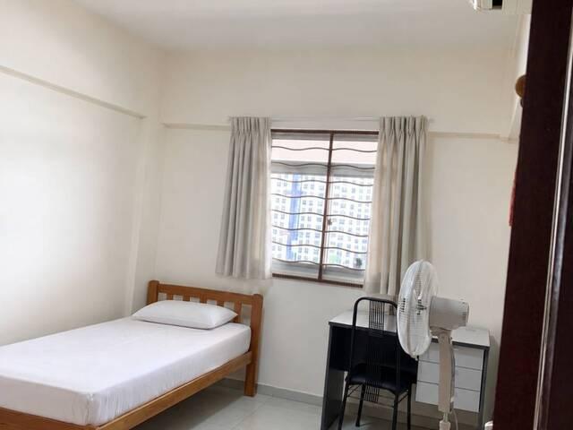 Room for rent in Tampines West, Singapore