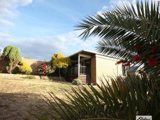 Granny Flat for rent in Stawell, Victoria