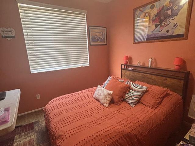 Room for rent in Central North, Alta