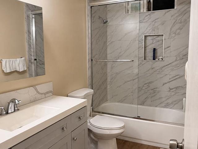 Room for rent in Canoga Park, California