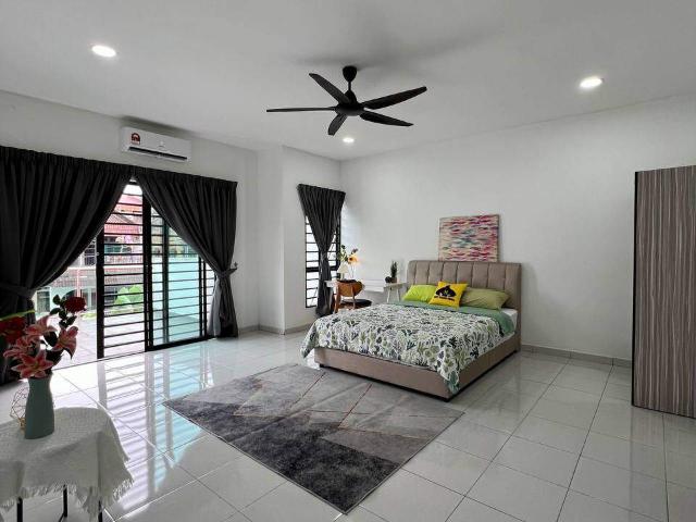 Room for rent in Sendayan Village, Negeri Sembilan