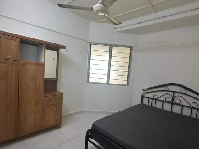Room for rent in Mukim 13, Georgetown