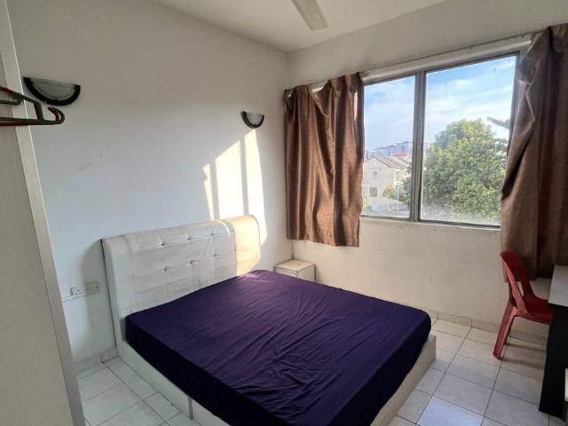 Room for rent in Mukim 13, Georgetown