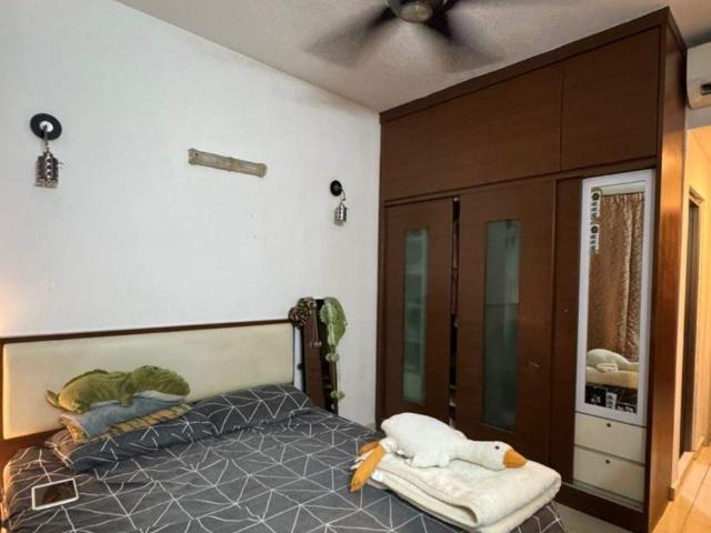 Room for rent in Mukim 13, Georgetown