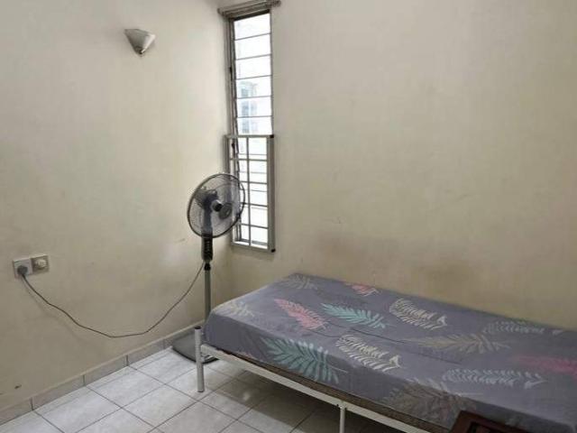 Room for rent in Mukim 13, Georgetown