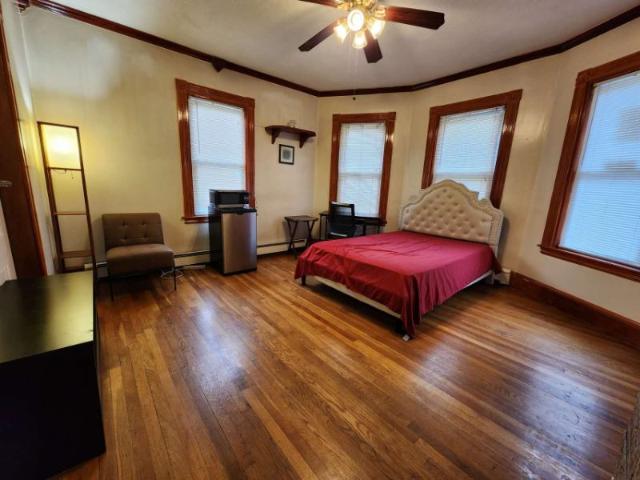 Room for rent in Atlantic, Quincy