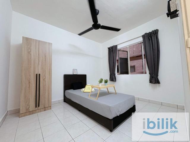 Room for rent in Petaling, Damansara Damai