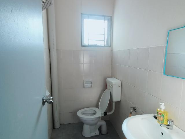 Room for rent in Petaling, Alam Impian