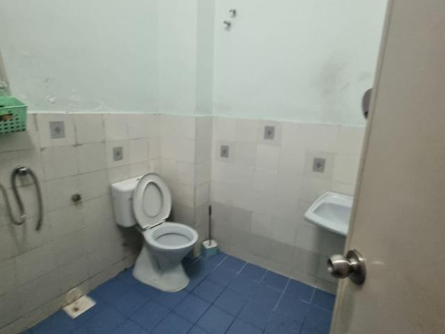 Room for rent in Petaling, Alam Impian