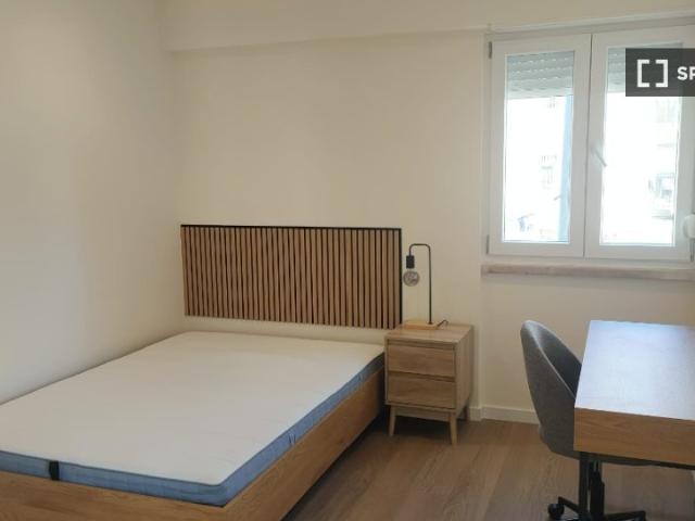 Quarto alugar em Damaia, Amadora
