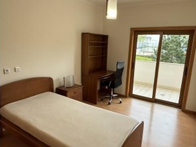 Quarto alugar em Urbanização Vila Chã, Amadora