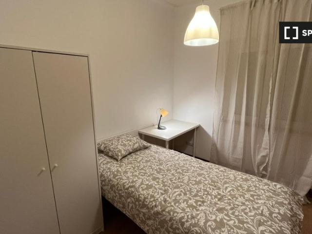 Quarto alugar em Cova da Piedade, Almada