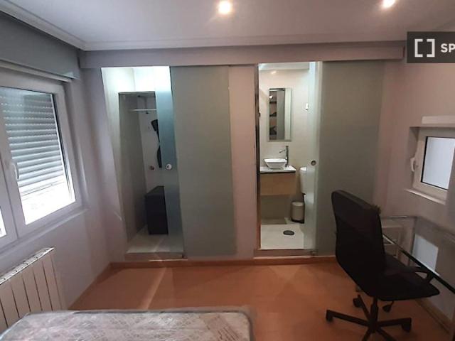 Habitación en alquiler en Oviedo, Pumarín