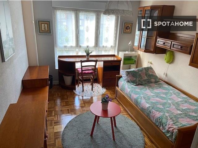 Habitación en alquiler en Oviedo, Casco Antiguo