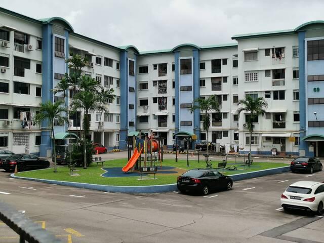 Room for rent in Istana Negara, Singapore