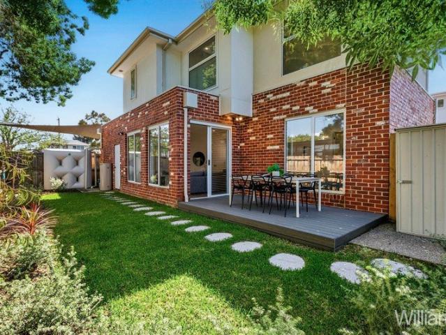 Townhouse for sale in Brooklyn, Melbourne