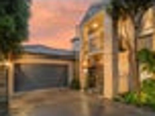House for sale in Chaslands, Canterbury