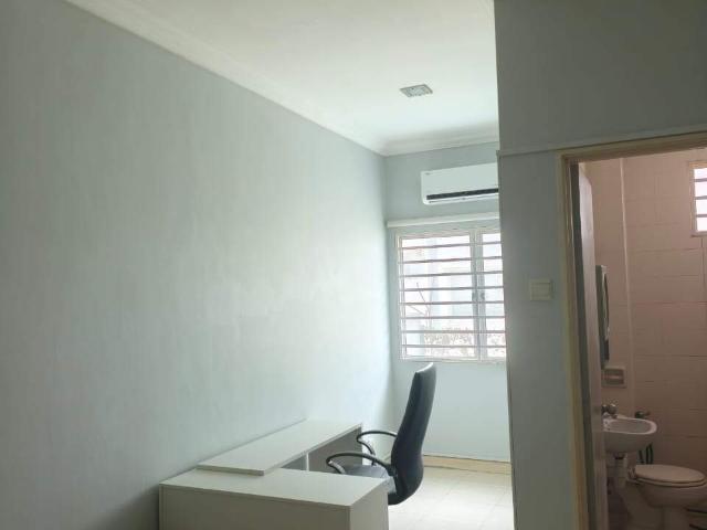 Room for rent in Petaling, Alam Impian