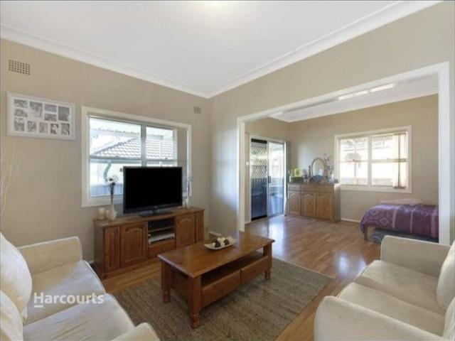 House for rent in Farmborough Heights, Wollongong City Council