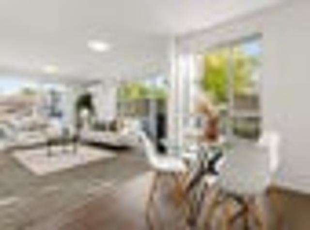 Townhouse for sale in Chaslands, Canterbury