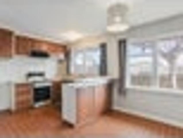 House for sale in Chaslands, Canterbury