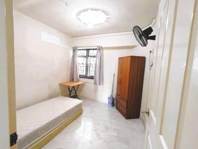 Room for rent in 23 North West