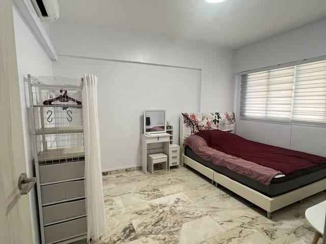 Room for rent in Bukit Batok West, Singapore