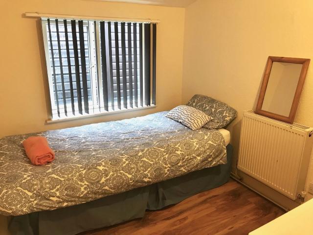 Room for rent in Cricklewood, Greater London