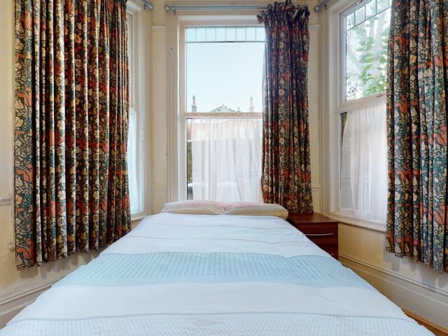 Room for rent in Cricklewood, Greater London