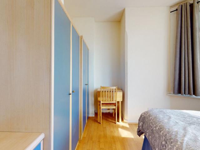 Room for rent in Cricklewood, Greater London