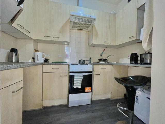 Room for rent in Cricklewood, Greater London