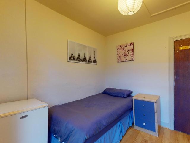 Studio for rent in Dollis Hill, Greater London