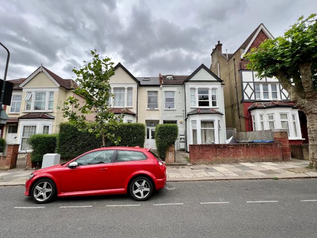 Room for rent in Dollis Hill, Greater London